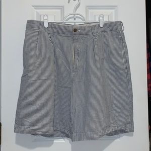 Men’s Brooks Brother sear-sucker shorts.